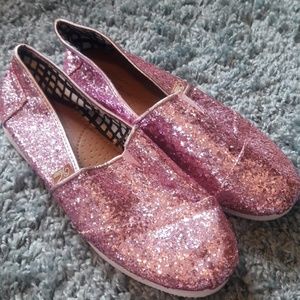 Pink sequined shoes